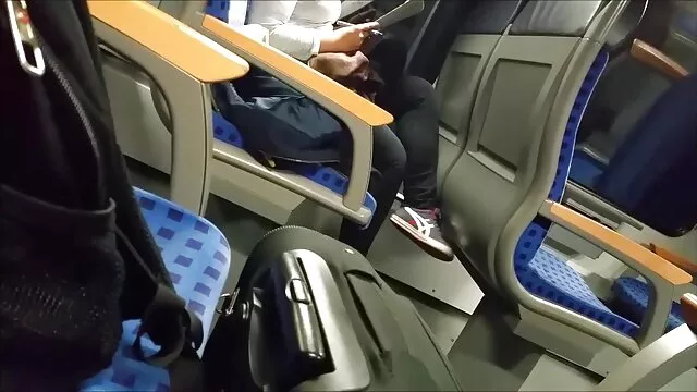 ցավը կոմիքս պոռնո Ինո Յամանակա սեղանին